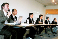 round_table_talk_3.jpg