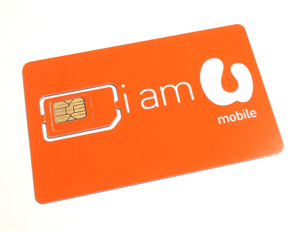 U MobileのプリペイドSIMカードと台紙。